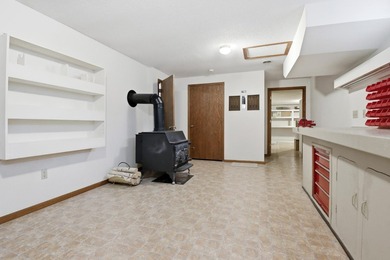 4+ bedrooms, 3 baths and huge double lot! 3 bedrooms on one - photo 33