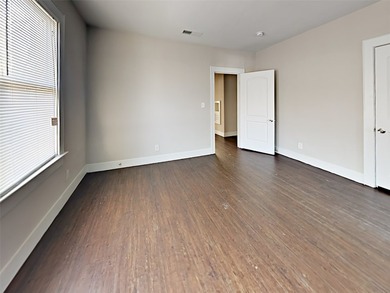 Nestled in a quiet residential neighborhood in South Dallas - photo 4