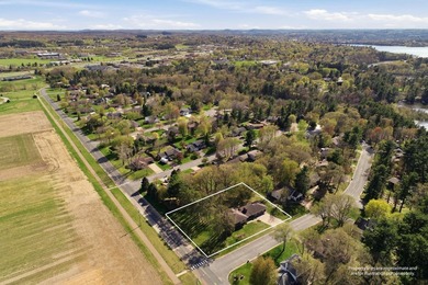 4+ bedrooms, 3 baths and huge double lot! 3 bedrooms on one - photo 40