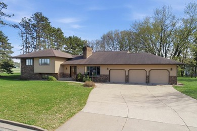 4+ bedrooms, 3 baths and huge double lot! 3 bedrooms on one - photo 41