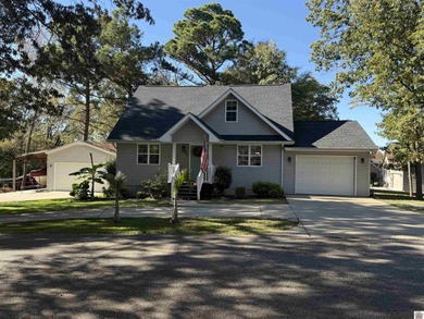 Kentucky Lake Home For Sale in Gilbertsville Kentucky