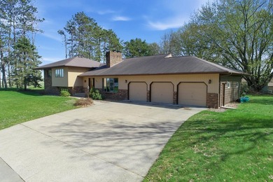 4+ bedrooms, 3 baths and huge double lot! 3 bedrooms on one - photo 45