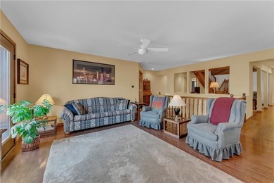 This beautifully designed lakeview residence offers a refined - photo 8