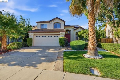 Welcome to your beautiful dream home! This lovely 4-bedroom - photo 1
