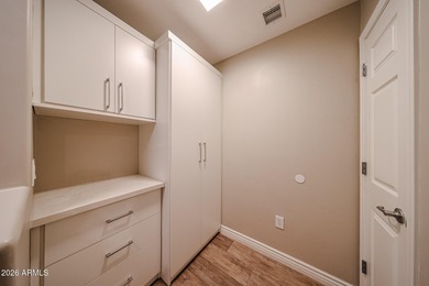 This beautifully remodeled cornerunit 2bed, 2bath condo offers