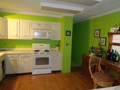 Enjoy lakeside living at its best in this spacious waterfront - photo 15