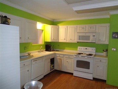 Enjoy lakeside living at its best in this spacious waterfront - photo 16