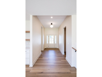 Welcome to 3,639 square feet of thoughtfully designed living - photo 5