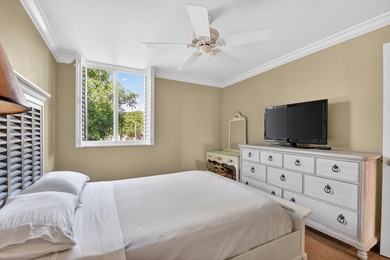 Renovated, move-in ready condo in the highly desirable - photo 31