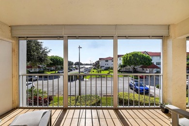 Renovated, move-in ready condo in the highly desirable - photo 36