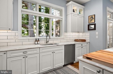 Perfectly positioned in the heart of highly sought-after South - photo 17
