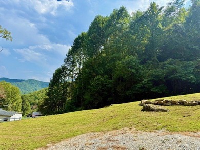 Welcome to this beautifully constructed tiny home, nestled on 3 - photo 19