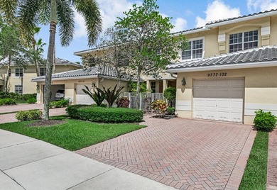 This lake front coach home has a brand-new roof, new AC with - photo 3