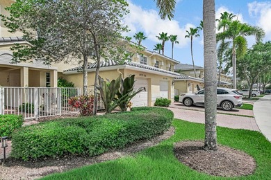 This lake front coach home has a brand-new roof, new AC with - photo 4