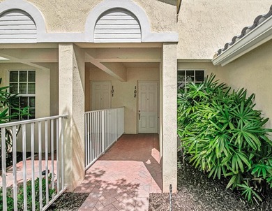 This lake front coach home has a brand-new roof, new AC with - photo 5