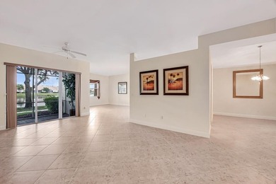 This lake front coach home has a brand-new roof, new AC with - photo 7