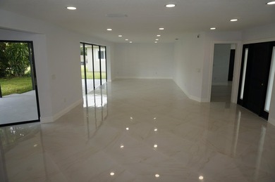 Beautifully remodeled 3-bedroom, 2-bathroom single-family home - photo 4