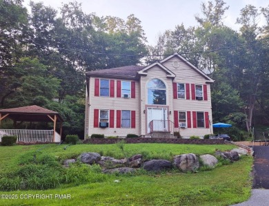 Lake Home For Sale in East Stroudsburg, Pennsylvania