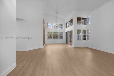 BEAUTIFUL ONE-STORY HOME IN THE EXCLUSIVE HIBISCUS ISLAND - photo 2