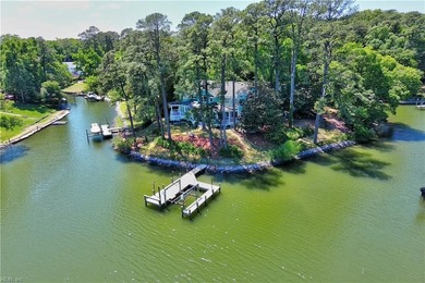 Custom exquisite home situated on a 1.2 acre waterfront - photo 3