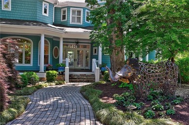 Custom exquisite home situated on a 1.2 acre waterfront - photo 5
