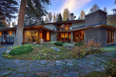Just 5 minutes from downtown Ketchum, this property is the - photo 3