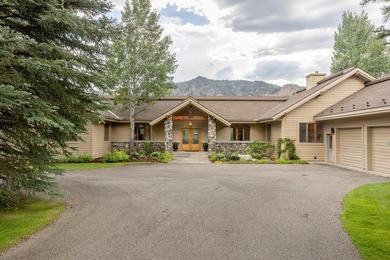 Stunning custom mountain home featuring unobscured Bald Mountain - photo 3