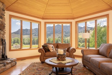 Stunning custom mountain home featuring unobscured Bald Mountain - photo 7