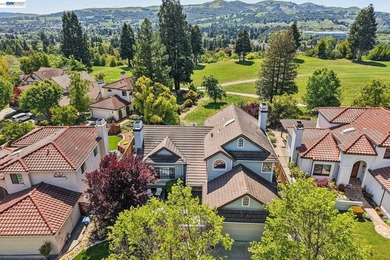 East-facing residence, situated in the desirable Canyon Hills - photo 1