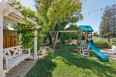 East-facing residence, situated in the desirable Canyon Hills - photo 2