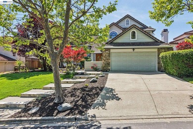 East-facing residence, situated in the desirable Canyon Hills - photo 5