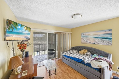 Enjoy comfortable Florida living in this charming 2-bedroom - photo 6