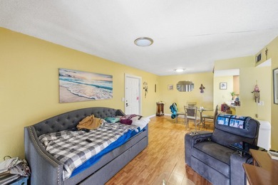 Enjoy comfortable Florida living in this charming 2-bedroom - photo 7