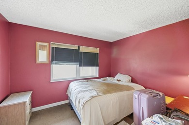 Enjoy comfortable Florida living in this charming 2-bedroom - photo 8