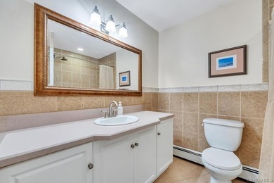 Welcome to 3 Woodbine Lane, nestled in the highly sought-after - photo 19