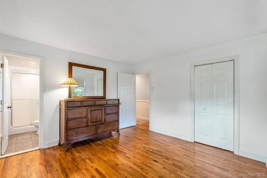Welcome to 3 Woodbine Lane, nestled in the highly sought-after - photo 23