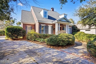 Custom built home in Florence Gardens, an extremely well laid - photo 1