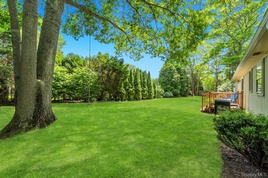 Welcome to 3 Woodbine Lane, nestled in the highly sought-after - photo 31
