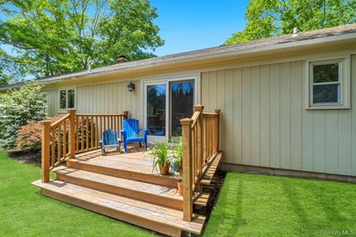 Welcome to 3 Woodbine Lane, nestled in the highly sought-after - photo 32
