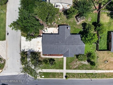 Welcome home to this charming brick 3-bedroom, 2-bath residence - photo 33