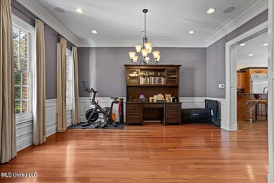 Custom built home in Florence Gardens, an extremely well laid - photo 6
