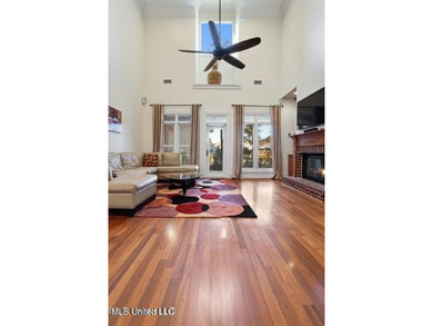 Custom built home in Florence Gardens, an extremely well laid - photo 8
