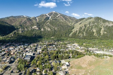Perched on a coveted slope of Knob Hill, this exceptional parcel - photo 8