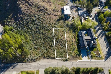 Perched on a coveted slope on Knob Hill, this exceptional parcel - photo 3