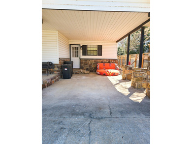 This is a great time of year to put a lake house under contract! - photo 3