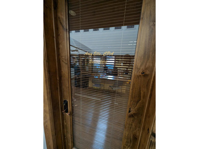 Elegant wood-paneled common area atrium, shared conference room - photo 5