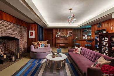 Impeccable construction, a gracious layout, and idyllic - photo 12