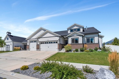 This freshly painted two-story home, is located in the vibrant - photo 2
