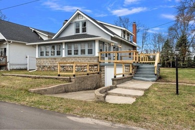 Bruce Lake Home For Sale in Kewanna Indiana