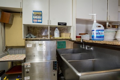 Own your own restaurant! Commercial property with a successful - photo 21